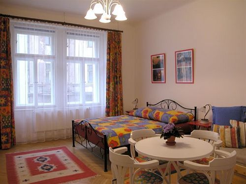 Pragues Rainbow Guest House Kültér fotó